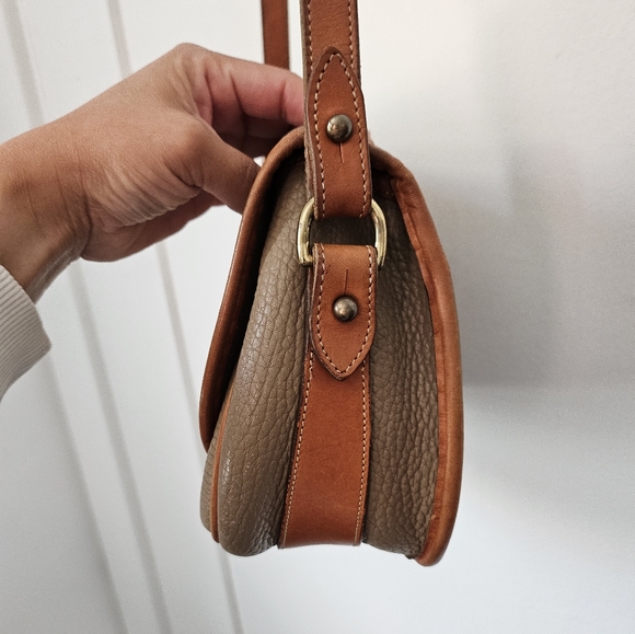 Vintage Dooney and Bourke Tack Bag. R52. - Picture 6 of 15